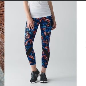 Lululemon Inspire Tight II - Paint Storm Harbor. 25”. 7/8 length. Size 8.